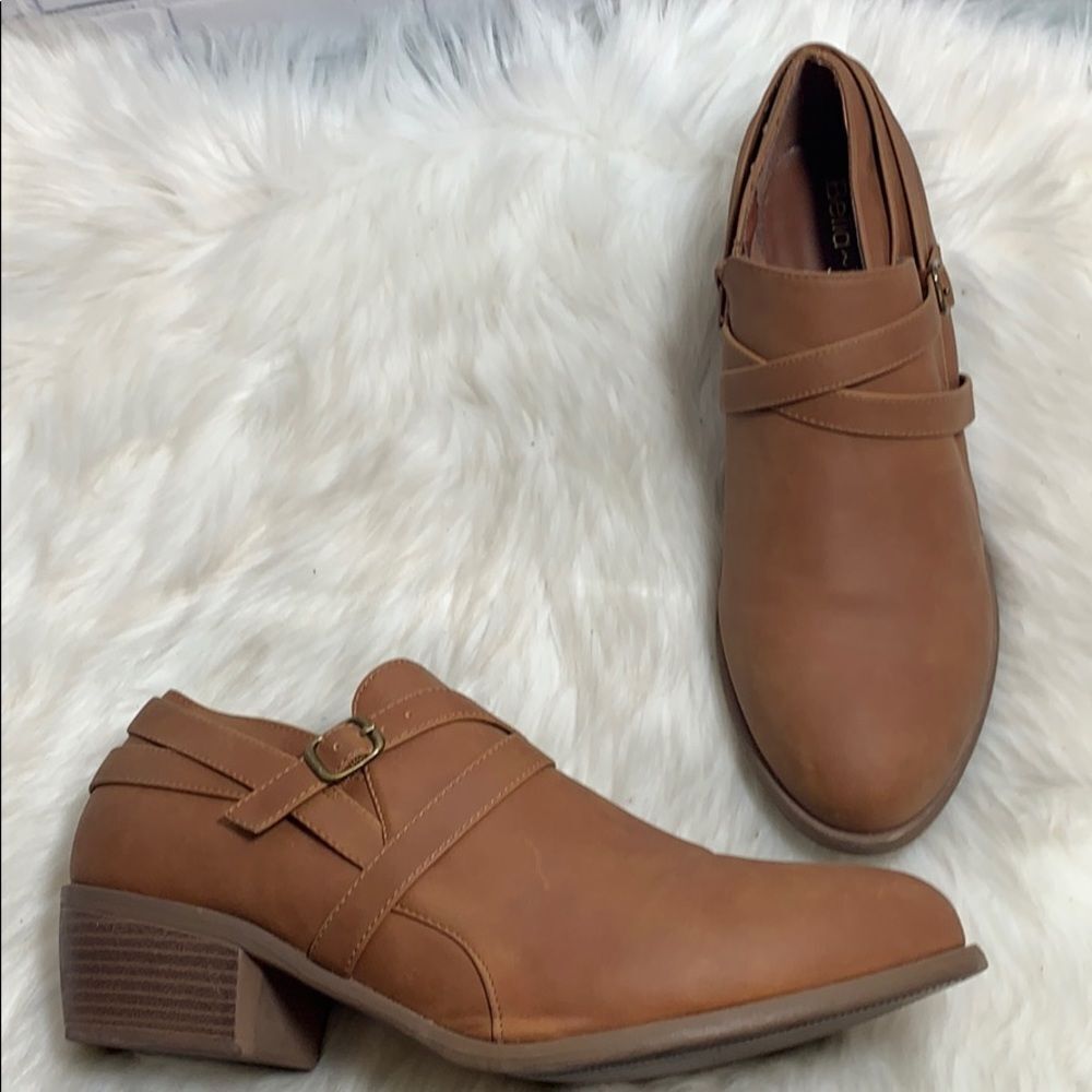 Bella Vita Tan Vegan Leather Booties Sz 11W